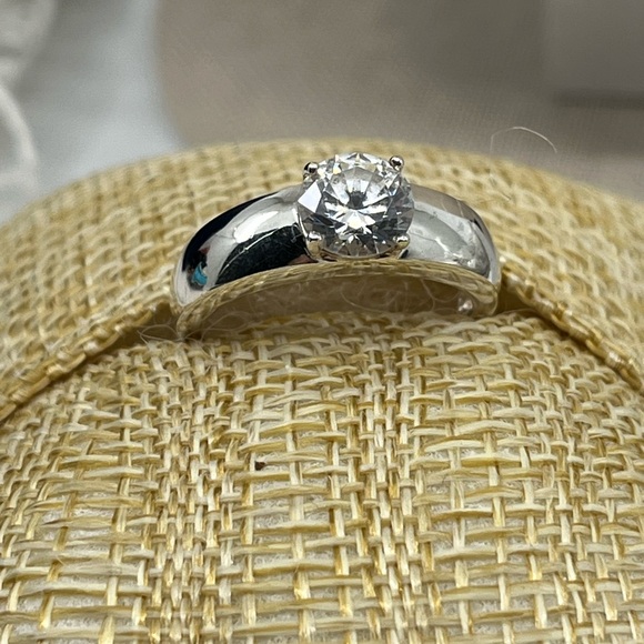 💎 Vintage 925 Sterling Silver Solitaire CZ Ring Size 7 - Picture 5 of 17